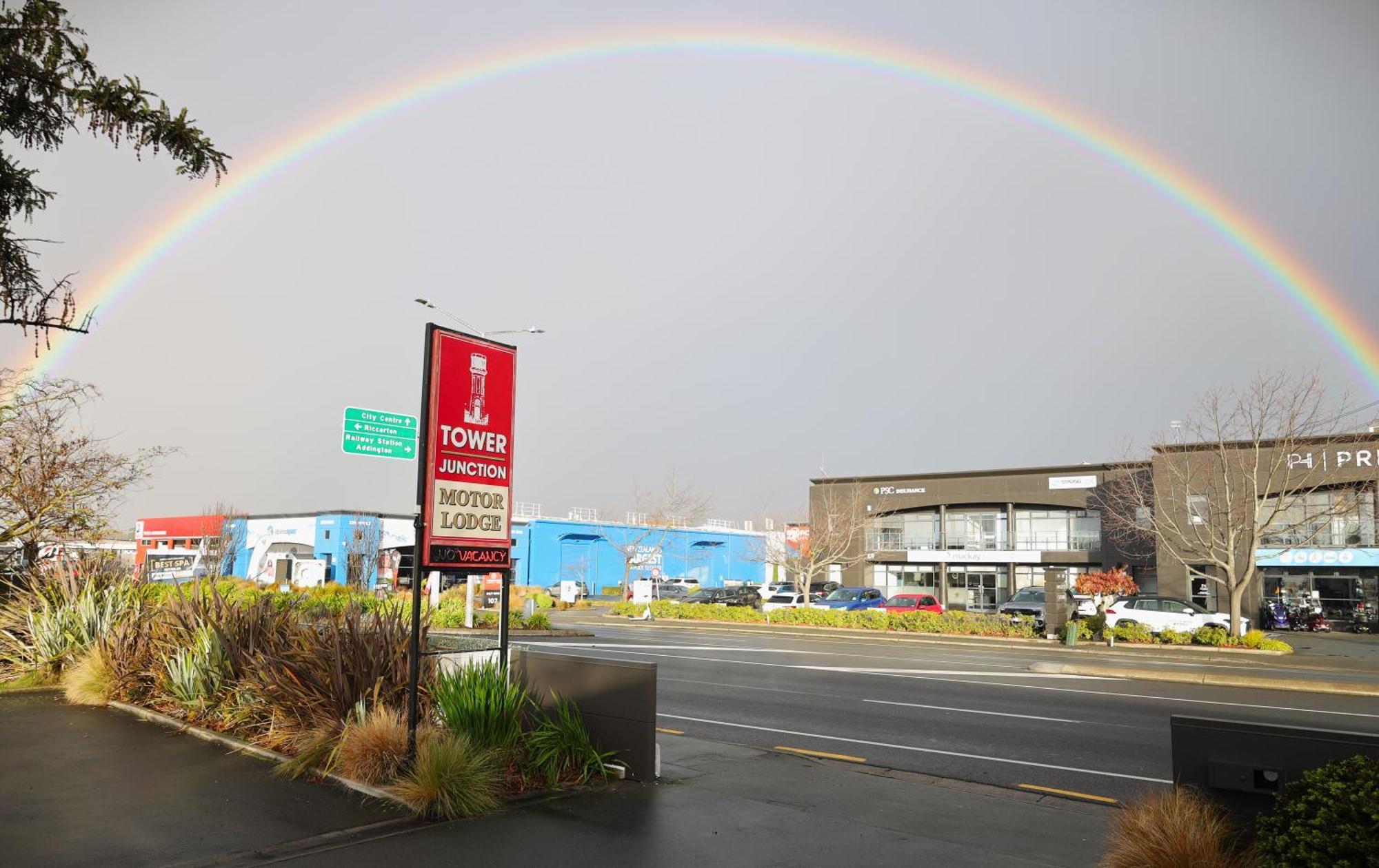 Tower Junction Motor Lodge- Motel With Airport And Railway Station Shuttle Service Christchurch Bagian luar foto