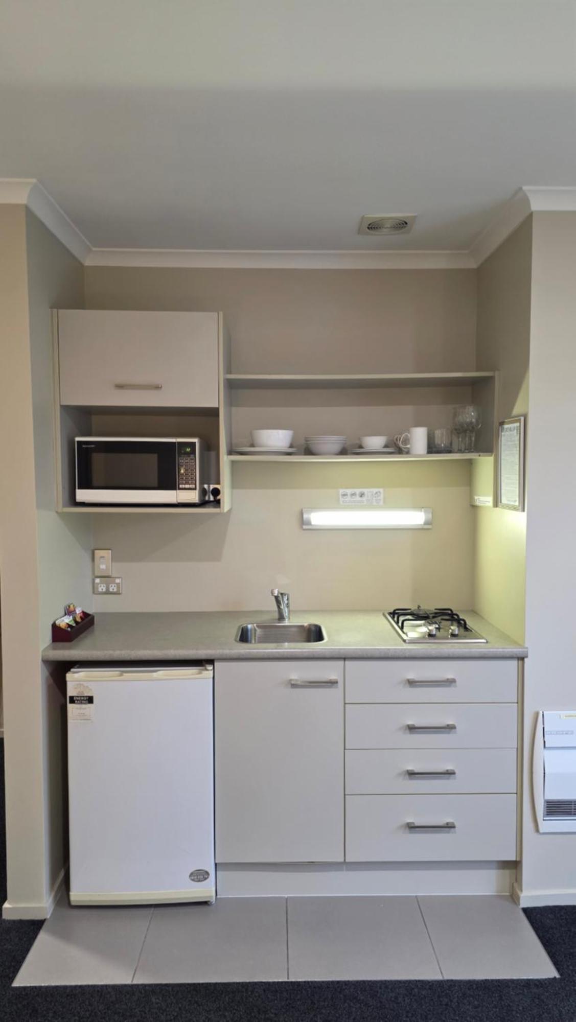 Tower Junction Motor Lodge- Motel With Airport And Railway Station Shuttle Service Christchurch Ruang foto