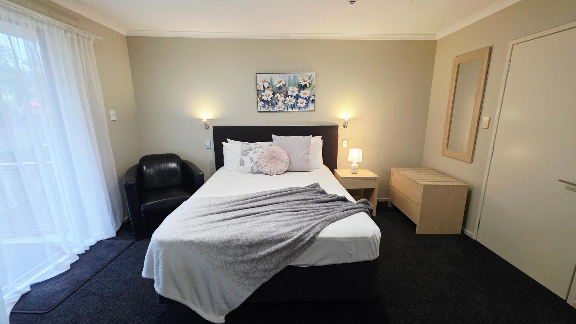 Tower Junction Motor Lodge- Motel With Airport And Railway Station Shuttle Service Christchurch Bagian luar foto
