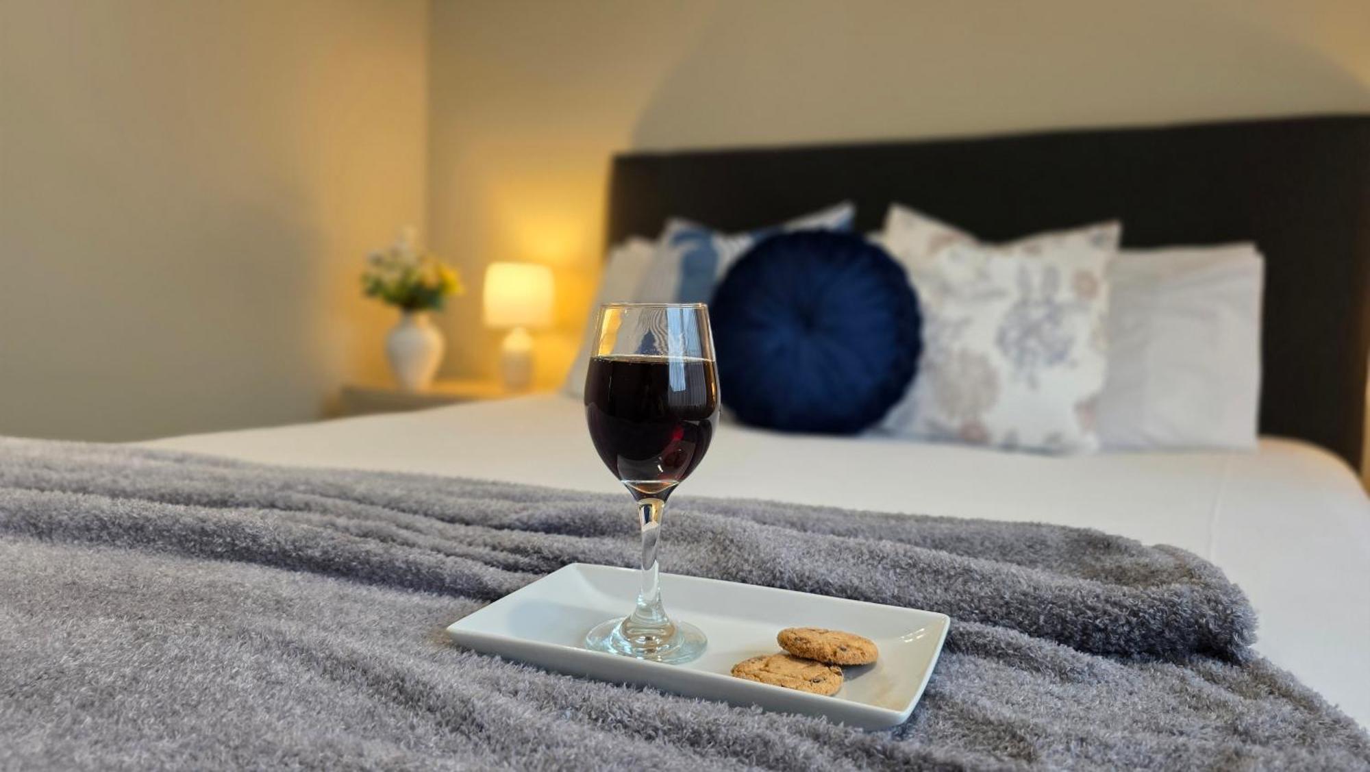 Tower Junction Motor Lodge- Motel With Airport And Railway Station Shuttle Service Christchurch Bagian luar foto