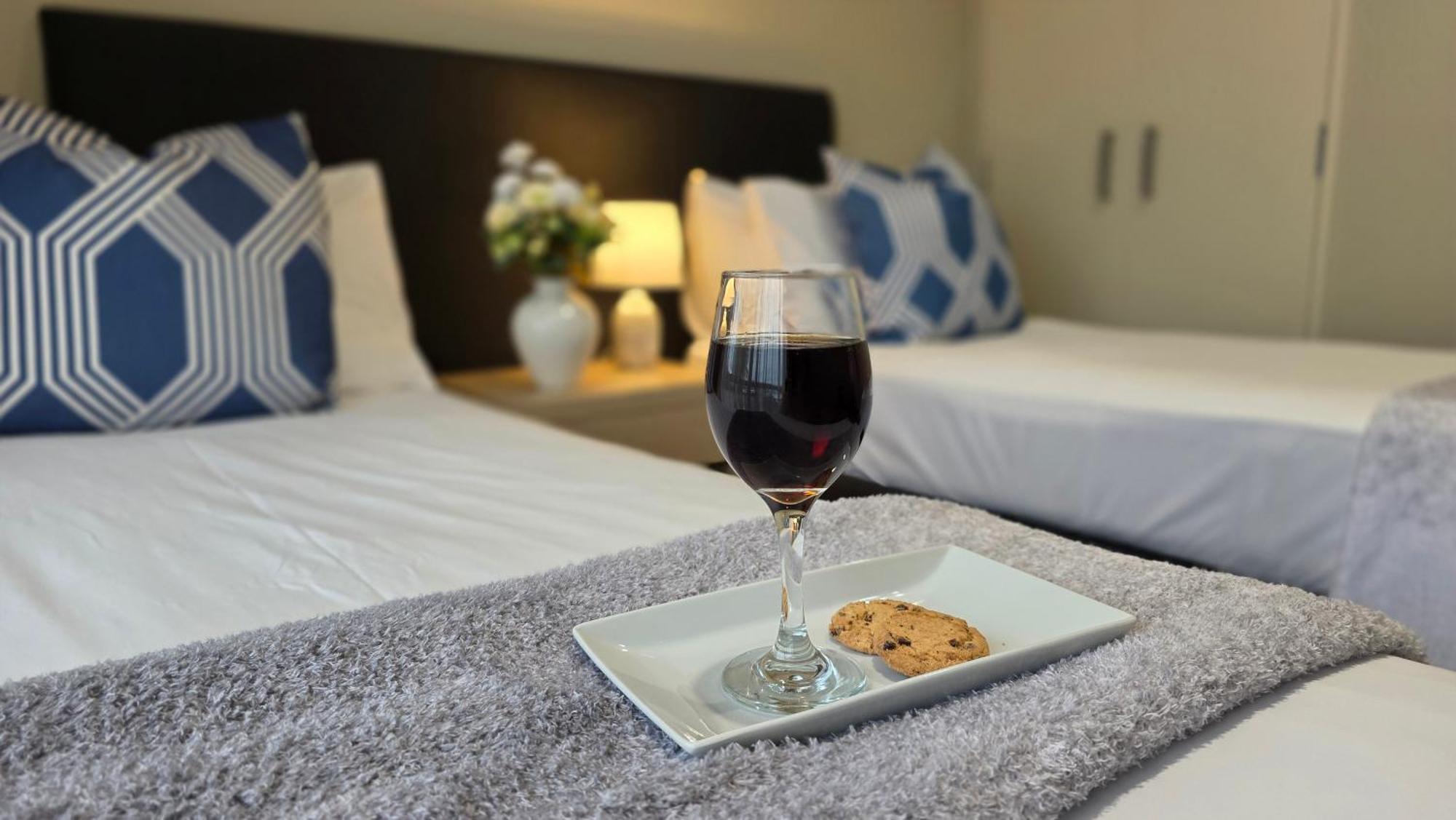 Tower Junction Motor Lodge- Motel With Airport And Railway Station Shuttle Service Christchurch Bagian luar foto