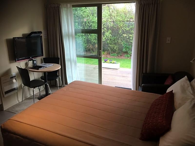 Tower Junction Motor Lodge- Motel With Airport And Railway Station Shuttle Service Christchurch Bagian luar foto